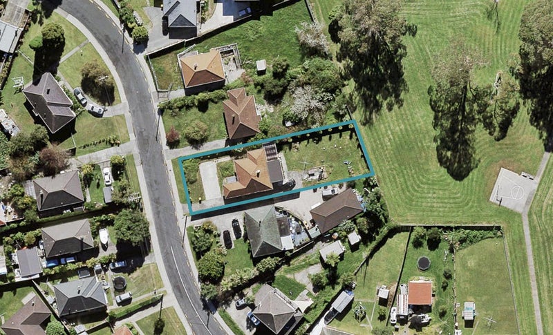 8 Hill Crescent, New Lynn, Auckland - Carousel 1