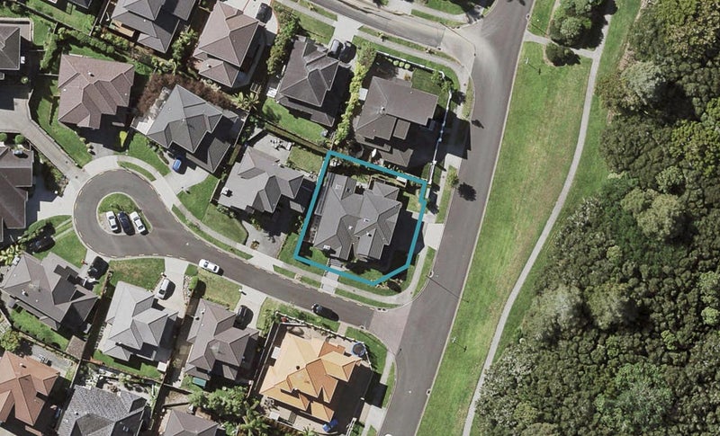 1 Mazuran Place, Flat Bush, Auckland - Carousel 1