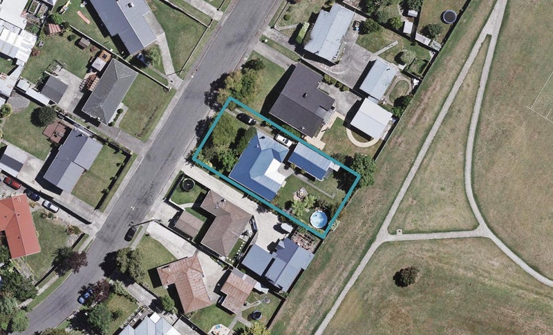 8 Rata Street, Taradale, Napier - Carousel 1