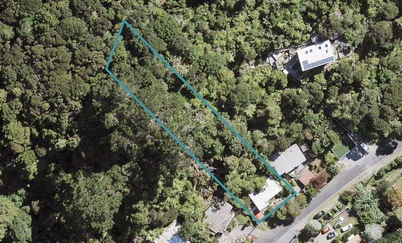 17 Kauri Point Road, Laingholm, Auckland - Carousel 1