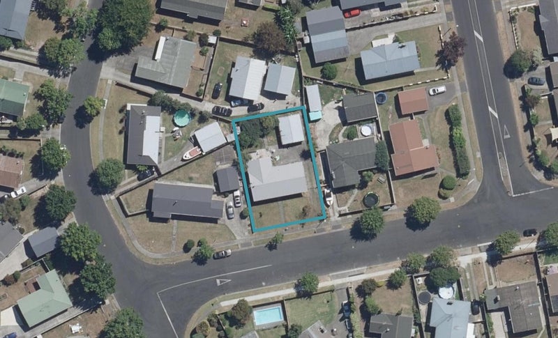 24 Sherwood Drive, Pukete, Hamilton - Carousel 1