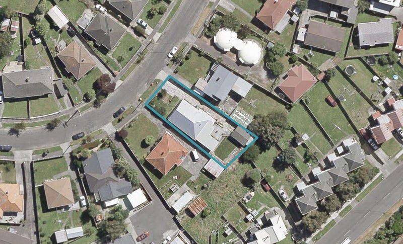 36 Hall Crescent, Epuni, Lower Hutt - Carousel 1