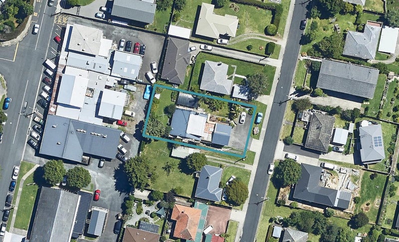17 Pine Avenue, Otumoetai, Tauranga - Carousel 1