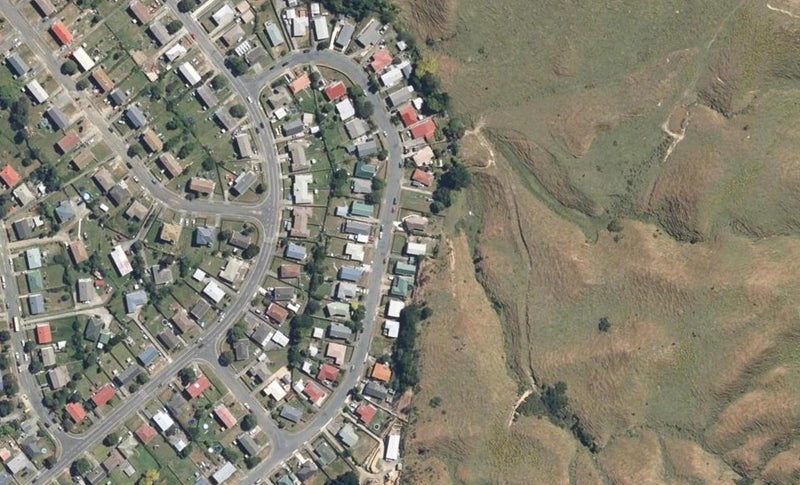 100 Arahura Crescent, Waitangirua, Porirua - Carousel 1