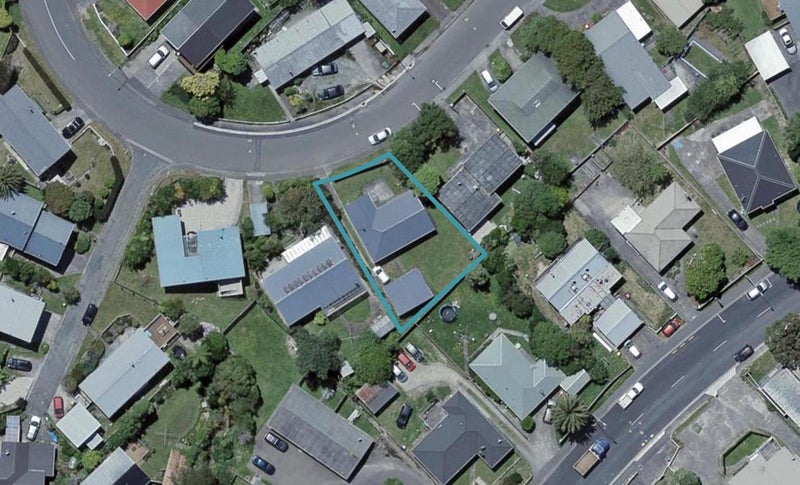 37 Batchelor Street, Newlands, Wellington - Carousel 1
