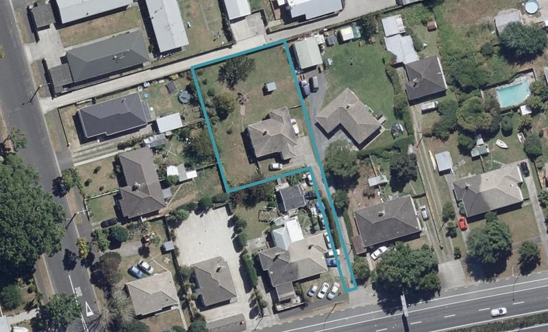 137 Cobham Drive, Hamilton East, Hamilton - Carousel 1