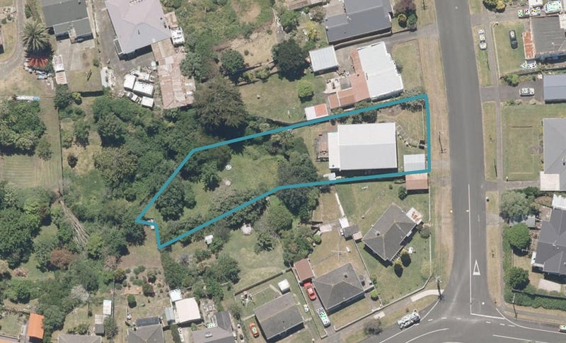 3 Collins Street, Gonville, Whanganui - Carousel 1