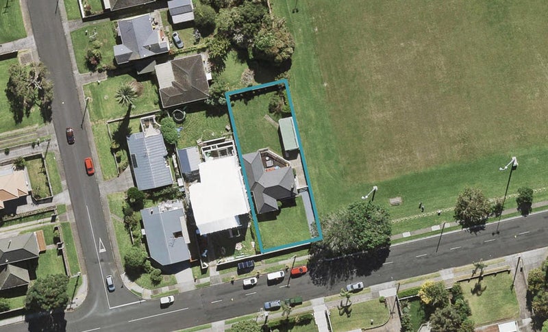 18 Mcintyre Road, Mangere Bridge, Auckland - Carousel 1