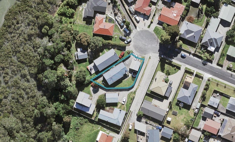 12B Maybelle Place, Kelston, Auckland - Carousel 1