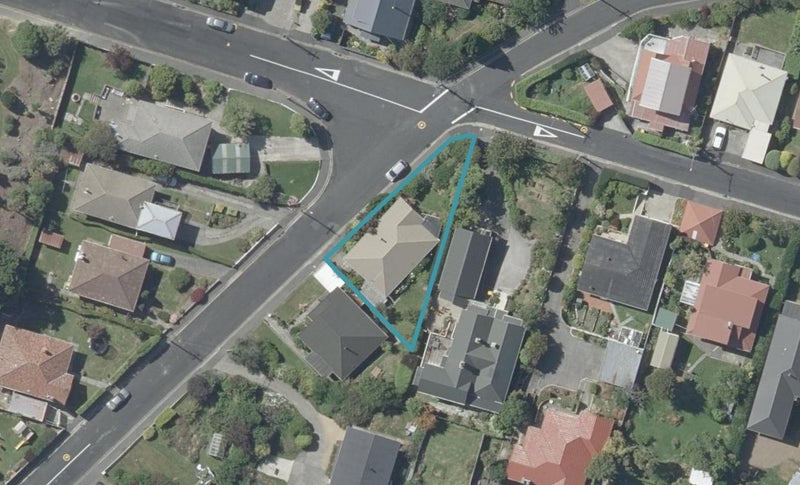 31 Springhill Road, Mornington, Dunedin - Carousel 1