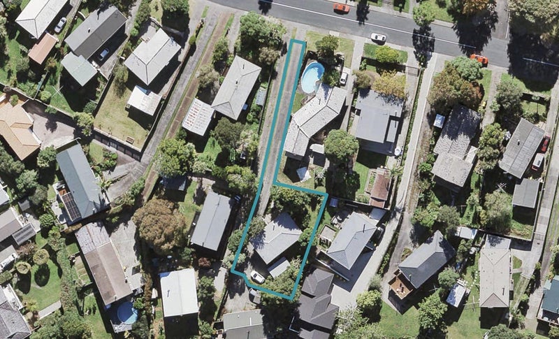 80 Lantana Road, Green Bay, Auckland - Carousel 1