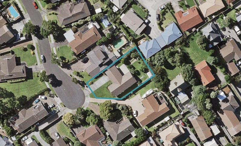 14 Hayes Place, Half Moon Bay, Auckland - Carousel 1