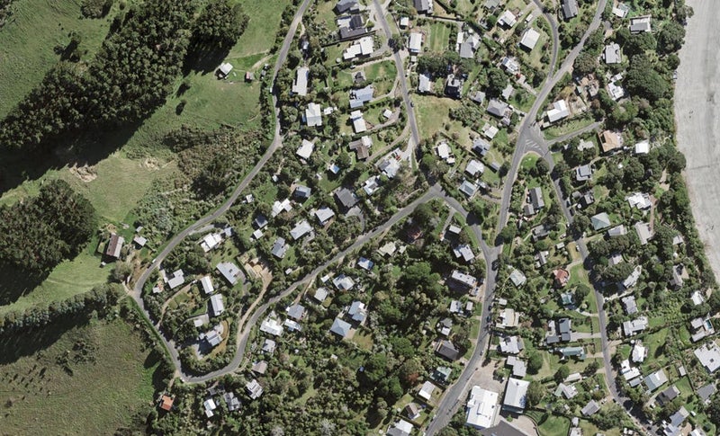 5 Tiri Road, Oneroa, Waiheke Island - Carousel 1