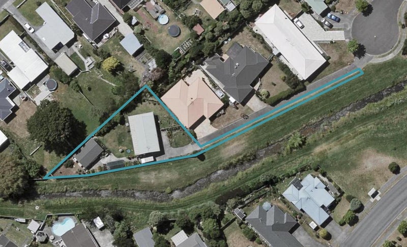 36 Sunburst Court, Paraparaumu Beach, Paraparaumu - Carousel 1