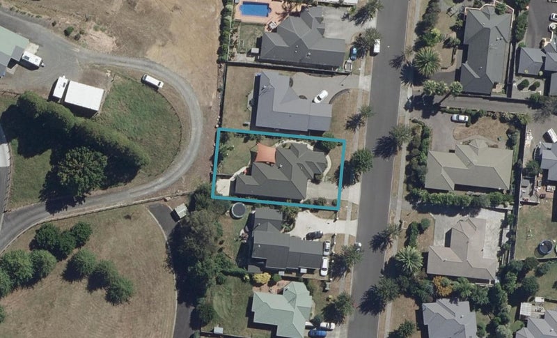 314 Grandview Road, Western Heights, Hamilton - Carousel 1