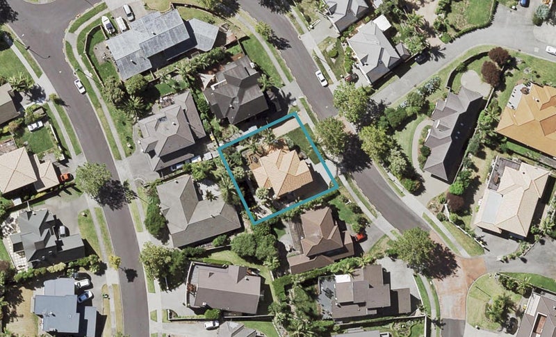 5 Brooke Ridge Rise, East Tamaki Heights, Auckland - Carousel 1
