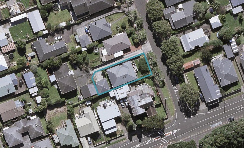 42 Richmond Street, Fitzroy, New Plymouth - Carousel 1