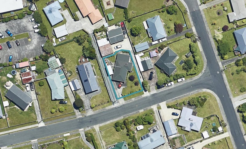 3 Fenruss Street, Fairy Springs, Rotorua - Carousel 1