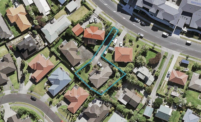 98 Unsworth Drive, Unsworth Heights, Auckland - Carousel 1