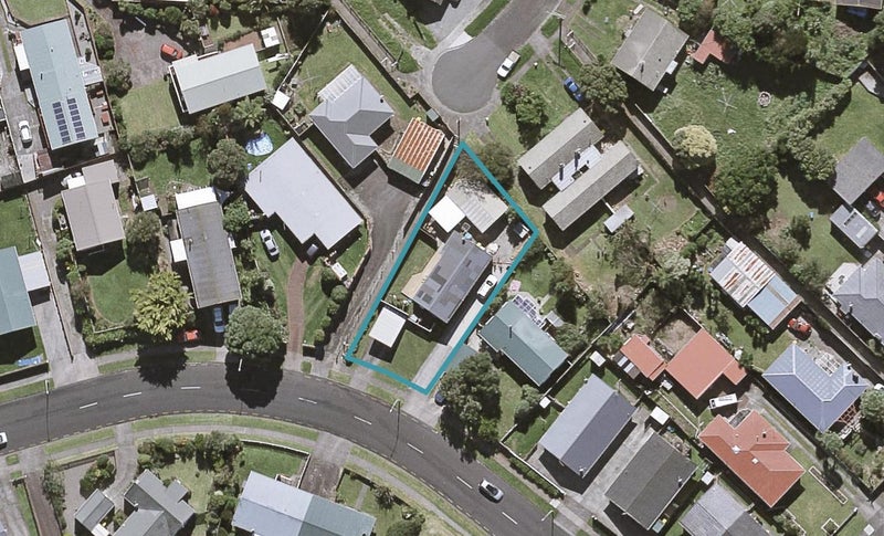 8 Herekawe Drive, Spotswood, New Plymouth - Carousel 1