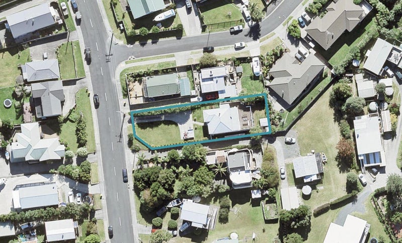 36 SHAKESPEAR Road, Army Bay, Whangaparaoa - Carousel 1
