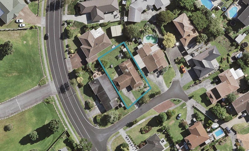 4 Elrita Place, Conifer Grove, Takanini - Carousel 1