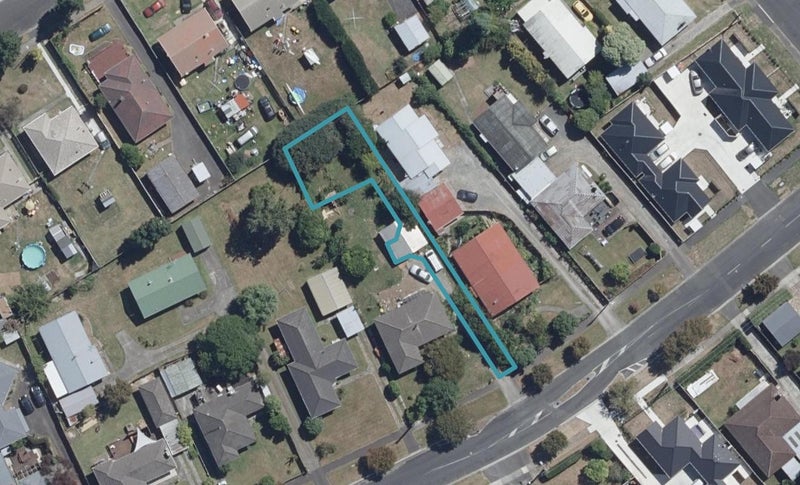 4/8 Mahana Road, St Andrews, Hamilton - Carousel 1