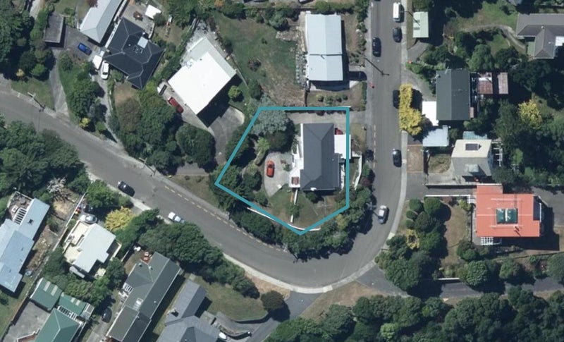 21 Mana View Road, Paremata, Porirua - Carousel 1