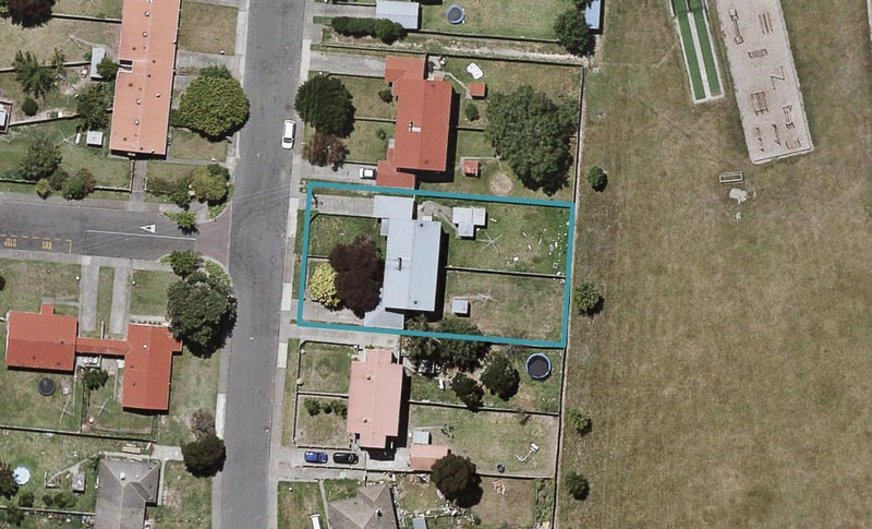 422 Lowe Street, Camberley, Hastings - Carousel 1