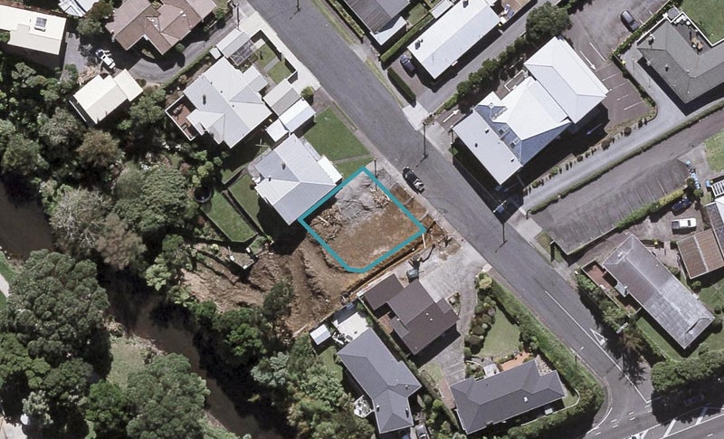 12 Baring Terrace, Strandon, New Plymouth - Carousel 1
