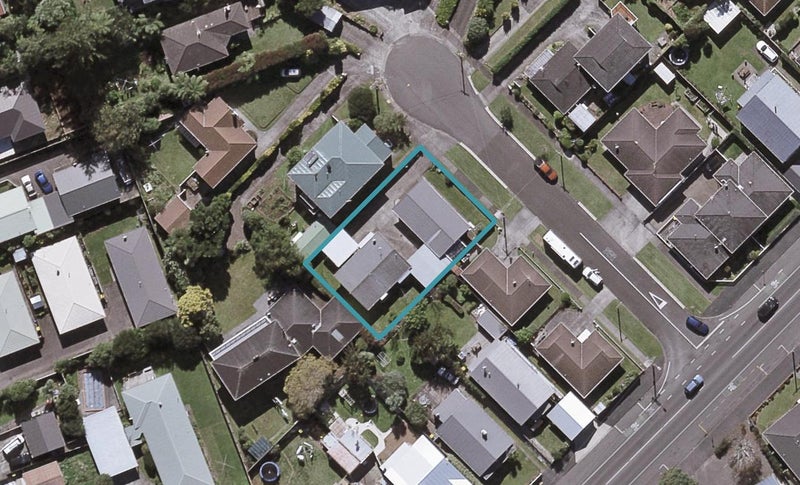 1/3 Price Street, Westown, New Plymouth - Carousel 1