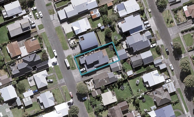 15 Newton Street, Fitzroy, New Plymouth - Carousel 1