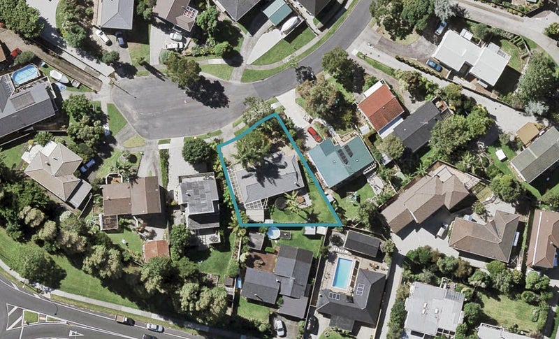 18 Lilian Place, Farm Cove, Auckland - Carousel 1
