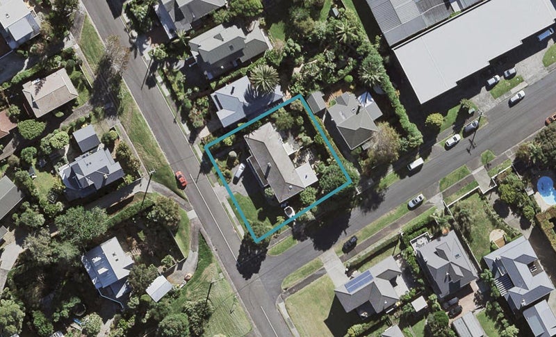 2/33 Palmerston Road, Birkenhead, Auckland - Carousel 1