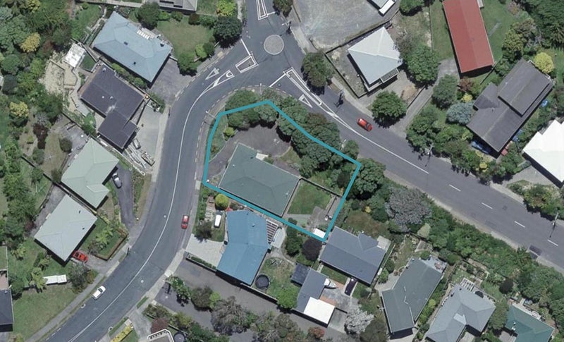 1 Oriel Avenue, Tawa, Wellington - Carousel 1