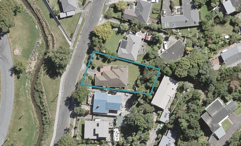 27 Parnell Street, Fairfield, Lower Hutt - Carousel 1