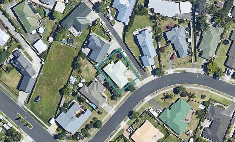 23 Katerini Grove, Papamoa Beach, Papamoa - Carousel 1