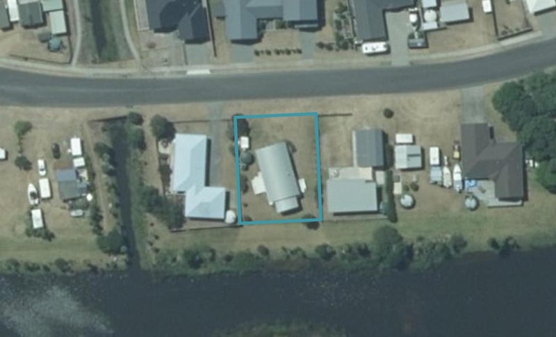 17 Motukorure Parade, Cooks Beach, Whitianga - Carousel 1