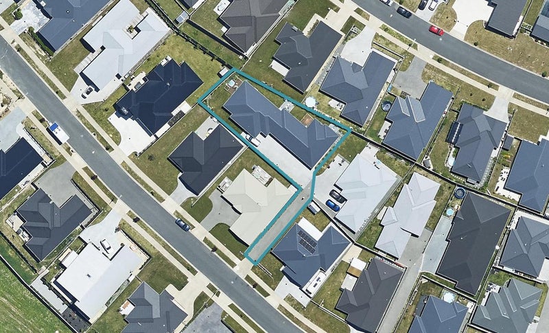 29 Puhirake Crescent, Pyes Pa, Tauranga - Carousel 1