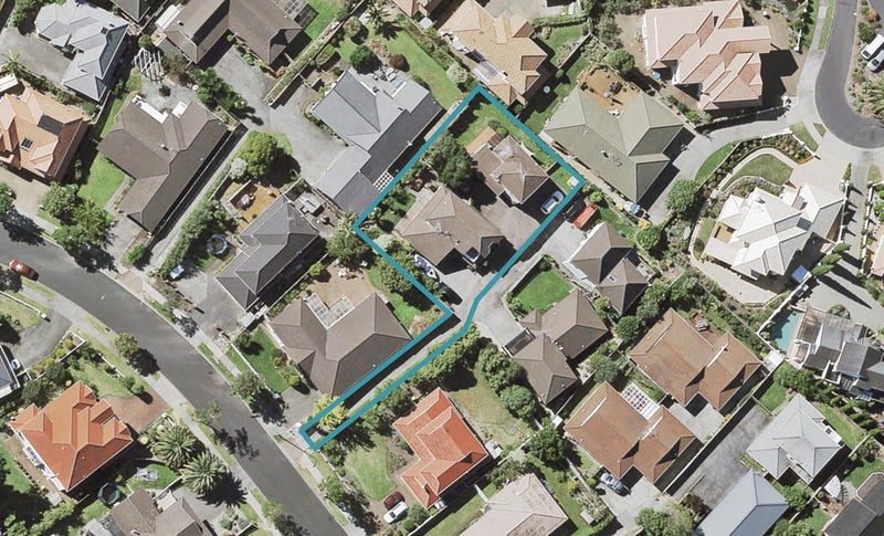 2/24 Simmental Crescent, Somerville, Manukau - Carousel 1