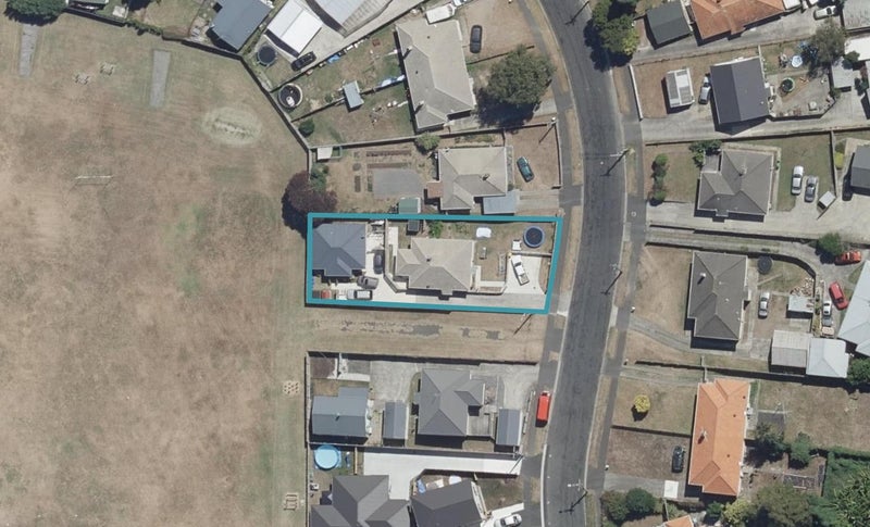 19 Churchill Avenue, Maeroa, Hamilton - Carousel 1
