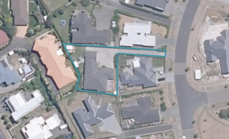 13 Magnolia Rise, Waipahihi, Taupo - Carousel 1