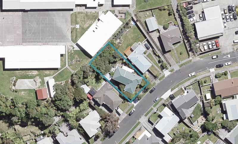 17 Barberry Grove, Maungaraki, Lower Hutt - Carousel 1
