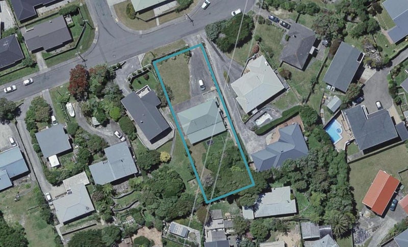 17 Kinapori Terrace, Newlands, Wellington - Carousel 1