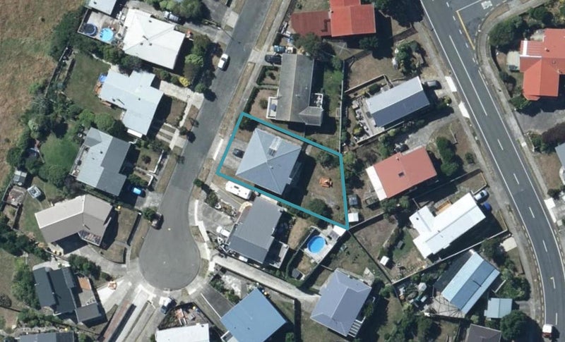 5 Brian Place, Titahi Bay, Porirua - Carousel 1