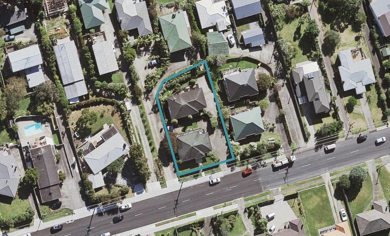 2/36 Pupuke Road, Hillcrest, Auckland - Carousel 1