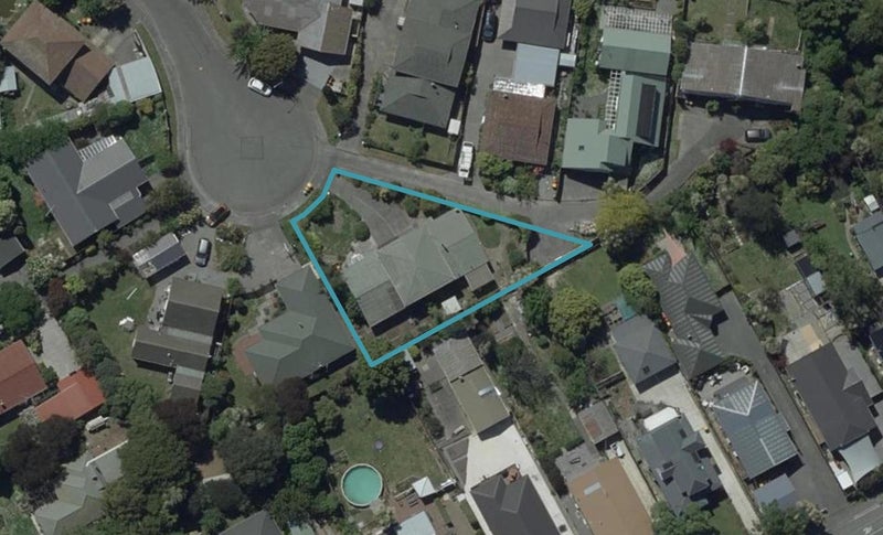 2/11 Esher Place, Saint Martins, Christchurch - Carousel 1