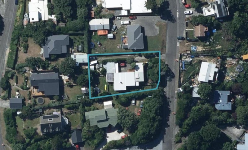 25 Whanake Street, Titahi Bay, Porirua - Carousel 1