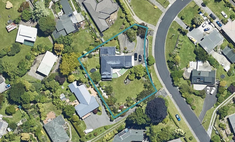 10 Grand Vue Road, Kawaha Point, Rotorua - Carousel 1