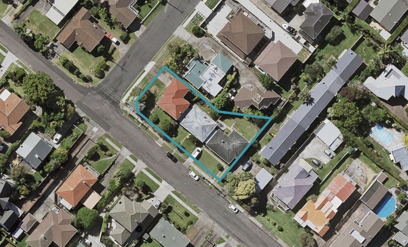 2/27 Corunna Road, Milford, Auckland - Carousel 1